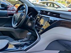 تۆیۆتا کامری